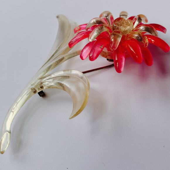 VTG 40s Brooch Pink Lucite Flower C Clasp Molded Retro Mid Century Pin - Picture 7 of 9